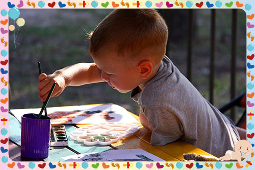bimbo che dipinge